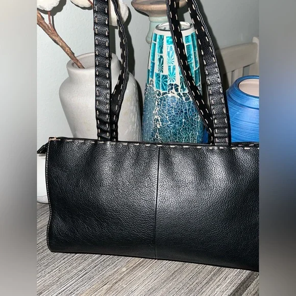 The Sak Elliott Lucca Elegant Black and Brown Leather Shoulder Bags - Picture 5 of 12